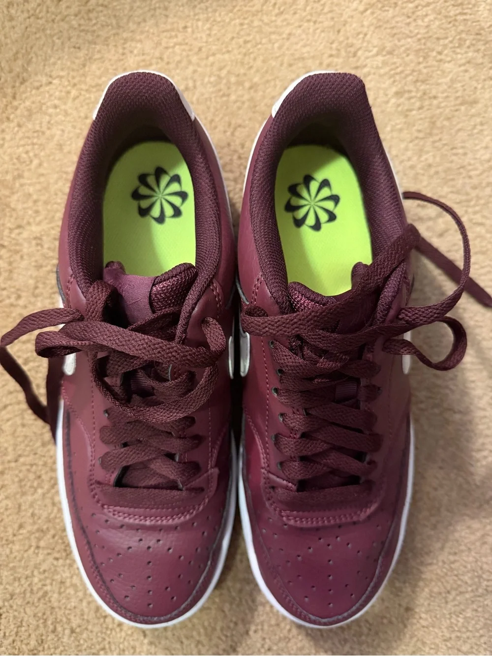 Women’s Burgundy Low-Top Nike Sneakers. Used. No box. Women’s US 8.5. - Picture 6 of 6